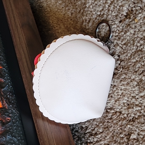 Strawberry keychain case Strawberry keychain case Strawberry keychain case Straw - Picture 7 of 12